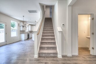 523 Montrose Dr in Mount Juliet, TN - Foto de edificio - Building Photo