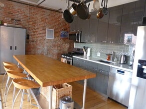 21 Wormwood St, Unit 524 in Boston, MA - Building Photo - Building Photo