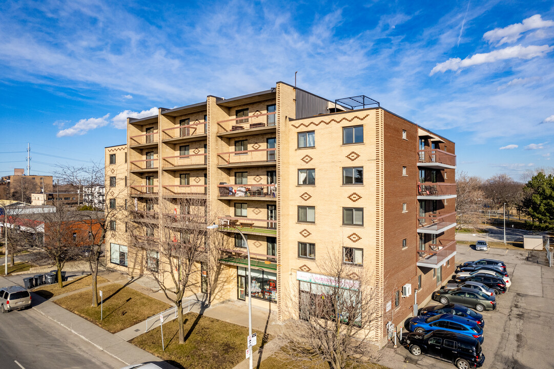 Le Normand in Montréal, QC - Building Photo