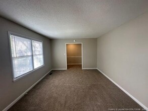 5901 Watercrest Ct in Fayetteville, NC - Building Photo - Building Photo