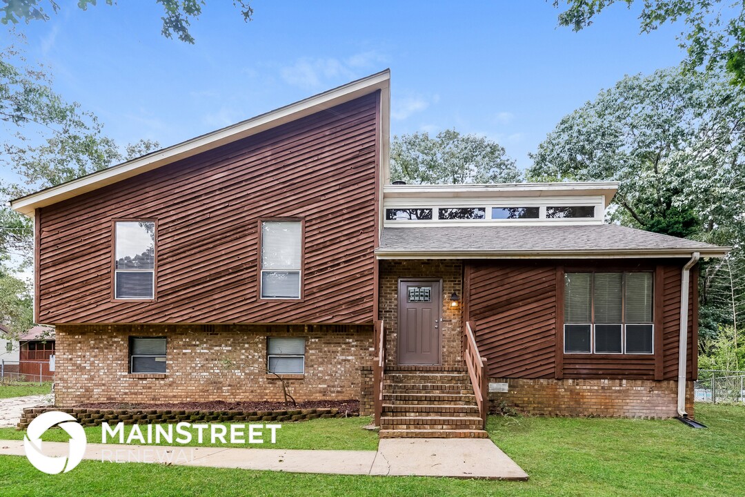 3210 Edenburg Dr in Hueytown, AL - Building Photo