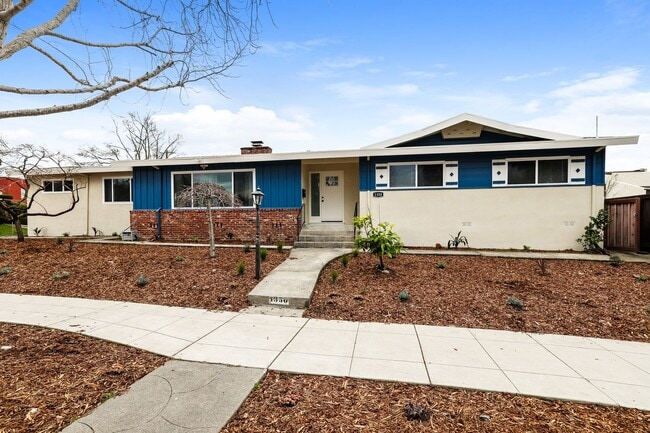 1350 Washington Ave in Albany, CA - Building Photo - Building Photo