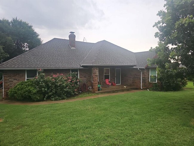 2825 N Midwest Blvd in Edmond, OK - Building Photo - Building Photo