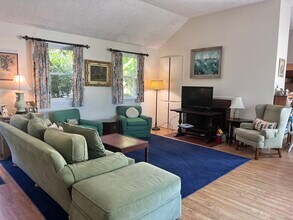 16 N Great Hill Dr in Marion, MA - Building Photo - Building Photo