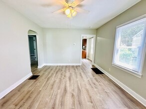 2703 Narragansett Dr in Louisville, KY - Building Photo - Building Photo