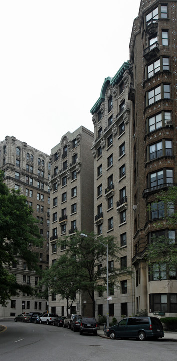 788 Riverside Dr in New York, NY - Foto de edificio