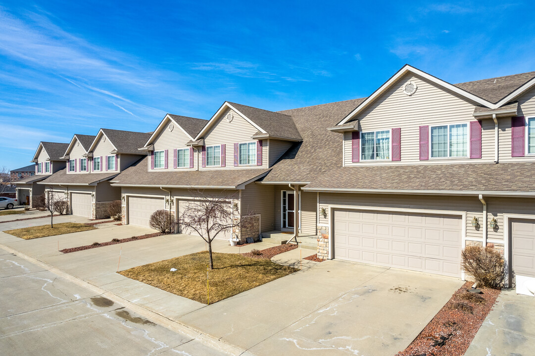 Ashland Pointe Townhomes in Ankeny, IA - Building Photo