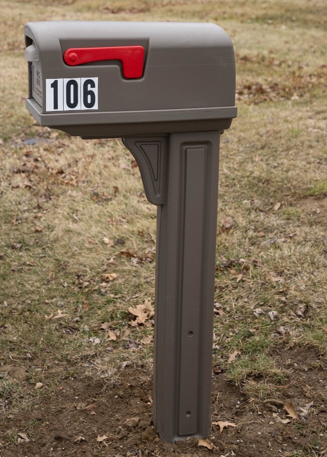 106 Pierre Pl, Unit 106 in Lima, OH - Building Photo - Building Photo