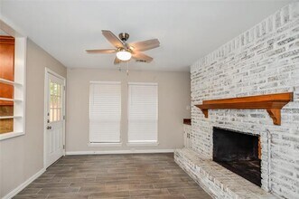 5401 Edgewater Cir in Rowlett, TX - Foto de edificio - Building Photo