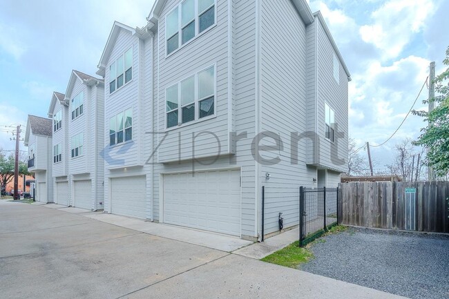 property at 850 W 20th St