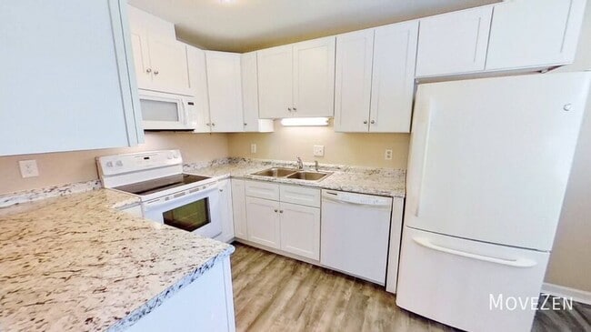 7223 Sandy Creek Dr in Raleigh, NC - Building Photo - Building Photo