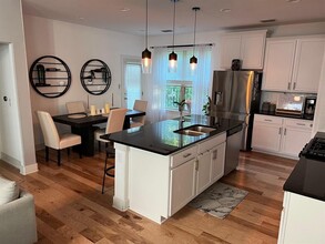 9605 Tanager Way in Austin, TX - Building Photo - Building Photo