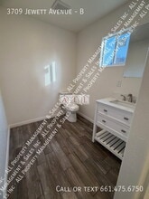 3709 Jewett Ave in Bakersfield, CA - Building Photo - Building Photo