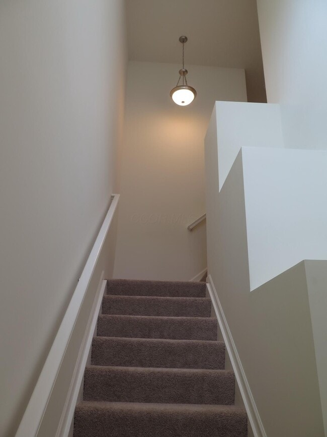 541 Wintergreen Wy in Lewis Center, OH - Building Photo - Building Photo