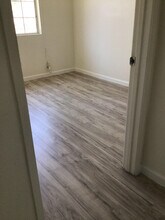 335 E 76th St in Los Angeles, CA - Building Photo - Building Photo