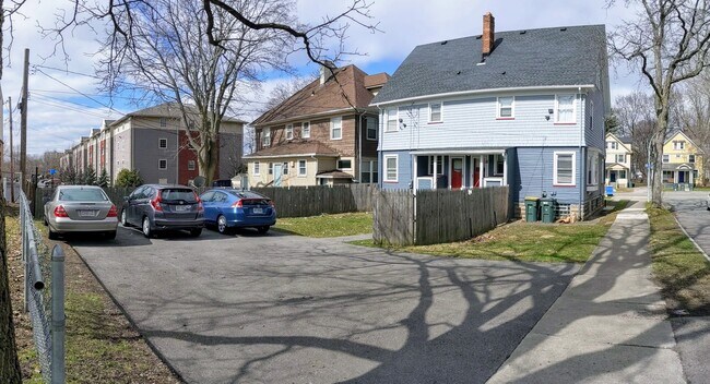 1208 S Plymouth Ave, Unit 1208 in Rochester, NY - Building Photo - Building Photo