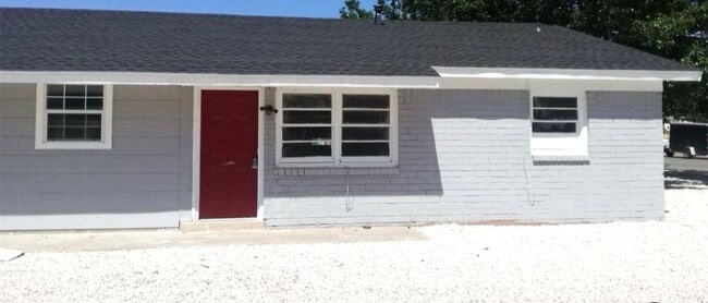 1708 E Dartmouth St in Lubbock, TX - Building Photo - Building Photo