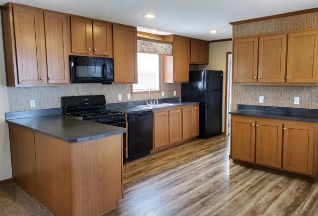 81 Quail Ct in Grand Blanc, MI - Foto de edificio - Building Photo