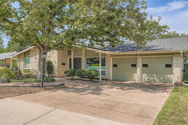 property at 5800 N Hampton Dr