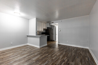 Flats at 183 in Irving, TX - Building Photo - Interior Photo