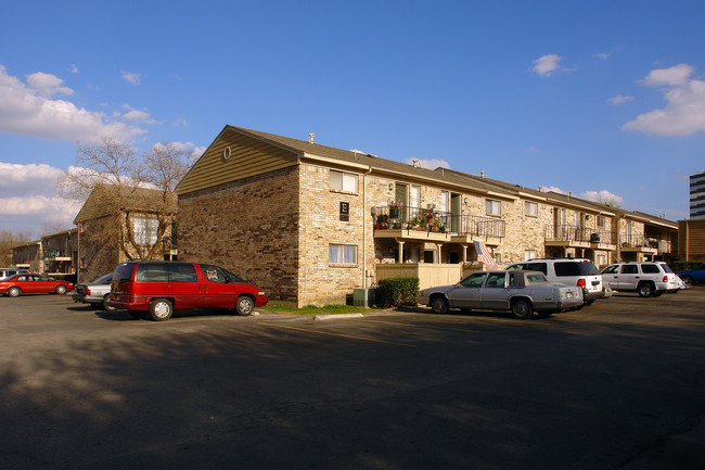 Coronado in San Antonio, TX - Foto de edificio - Building Photo