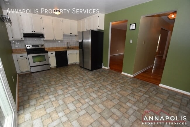 1424 Mara Vista Ct in Crofton, MD - Building Photo - Building Photo