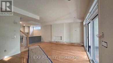 514 Roosevelt Ave in Ottawa, ON - Building Photo - Building Photo
