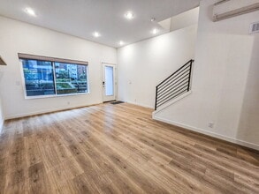 2425 S Plum St in Seattle, WA - Building Photo - Building Photo