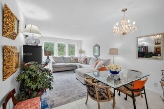 2200 Park Ln in Hollywood, FL - Building Photo - Building Photo