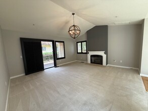 69 Fountain Grove Cir in Napa, CA - Building Photo - Building Photo