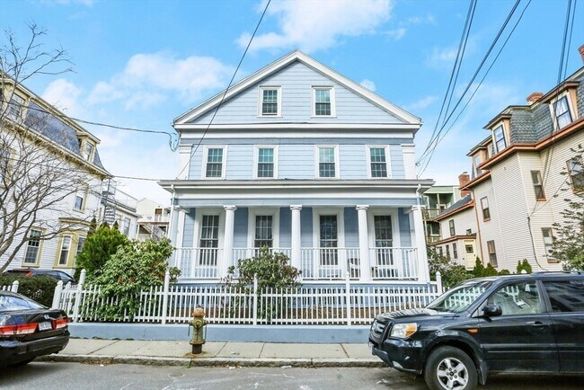 373 Washington St in Cambridge, MA - Building Photo - Building Photo