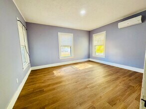 105 11th St, Unit 2 in Lowell, MA - Foto de edificio - Building Photo