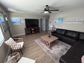 108 Flint St, Unit 108 Flint St in Sebastian, FL - Foto de edificio - Building Photo