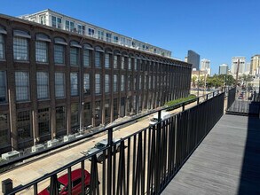 1050 Annunciation St in New Orleans, LA - Building Photo - Building Photo