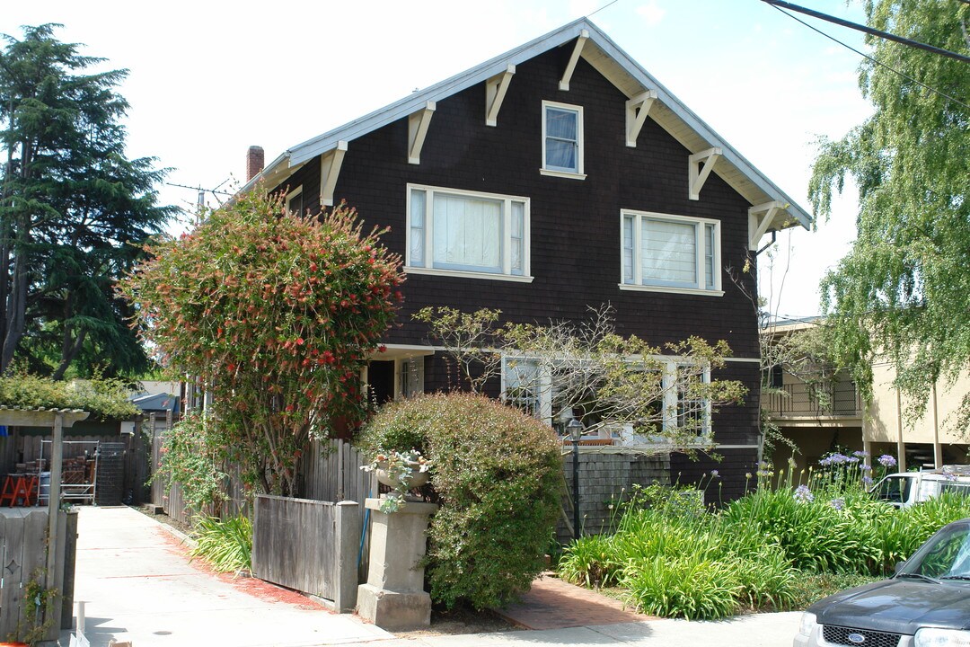 2718 Webster St in Berkeley, CA - Foto de edificio