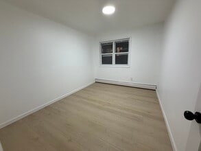 348 Bleecker St in Brooklyn, NY - Building Photo - Building Photo