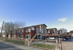 38257 12th St E in Palmdale, CA - Building Photo