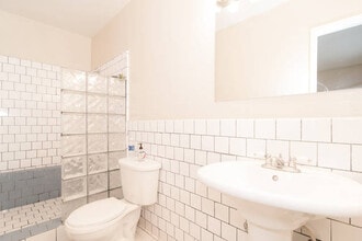 640 Elm, Unit 15 in Long Beach, CA - Foto de edificio - Building Photo