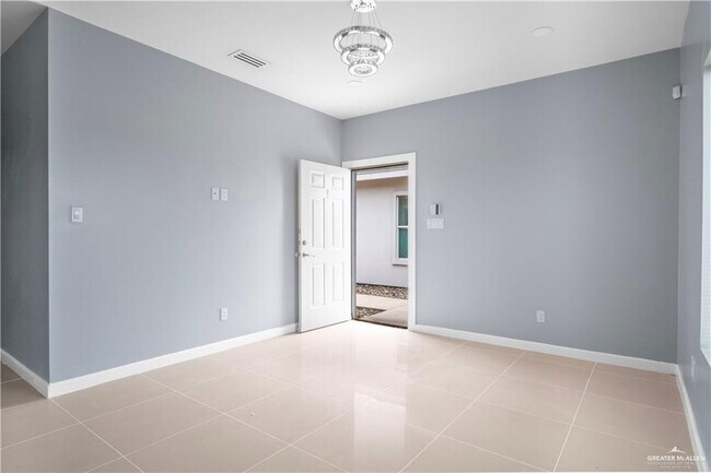 2013 Stardust Ln in Edinburg, TX - Building Photo - Building Photo