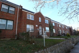 1833 M St NE in Washington, DC - Building Photo - Building Photo