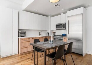 147 Hope St in Brooklyn, NY - Building Photo - Building Photo