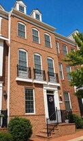 272 High Rail Terrace SE in Leesburg, VA - Building Photo