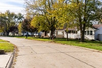 Apartments in Carbon Cliff, IL