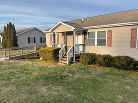 305 Seventh Ave in Luray, VA - Building Photo