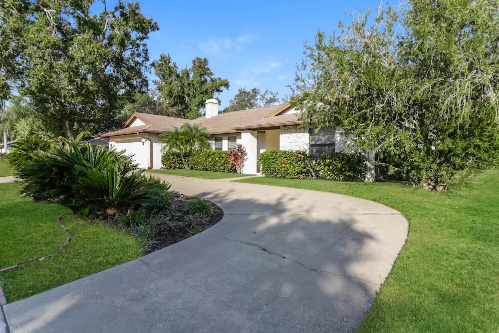 476 Forest Park Rd in Oldsmar, FL - Building Photo