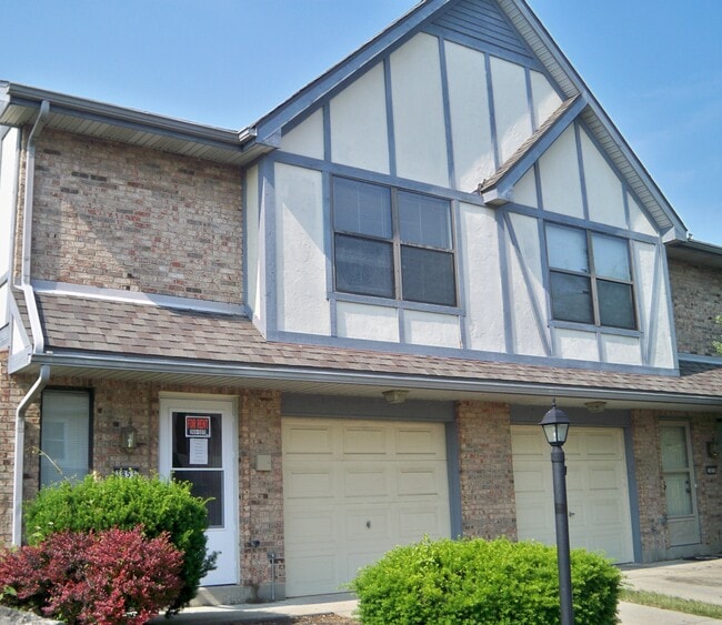 property at 3854 S Chalet Cir