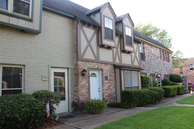 14719 Barryknoll Ln in Houston, TX - Building Photo - Building Photo