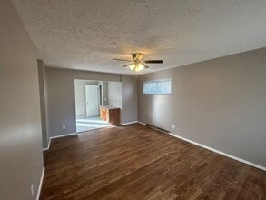 2801 Royal Glen Dr in Cincinnati, OH - Building Photo - Building Photo