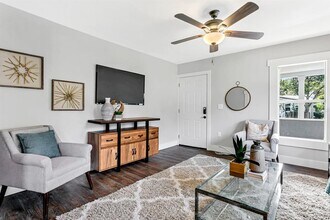 6705 N Branch Ave in Tampa, FL - Building Photo - Building Photo