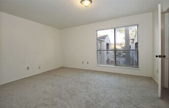 2025 Augusta Dr in Houston, TX - Building Photo - Building Photo